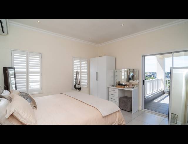 4 BEDROOM APARTMENT FOR SALE IN LA LUCIA RIDGE